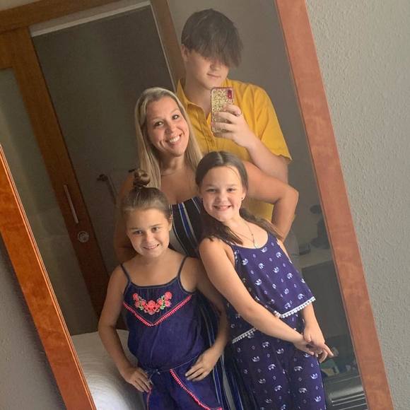 Meet your Posher, Randi - Picture 1 of 1